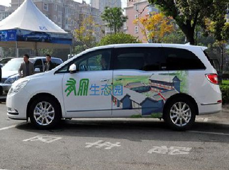 巴塘户外车贴喷绘如何保持效果?